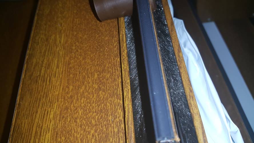 Rulouri aluminiu cu perii pentru curatarea ambelor fete ale ruloului